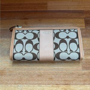 Coach zip wallet SOLD